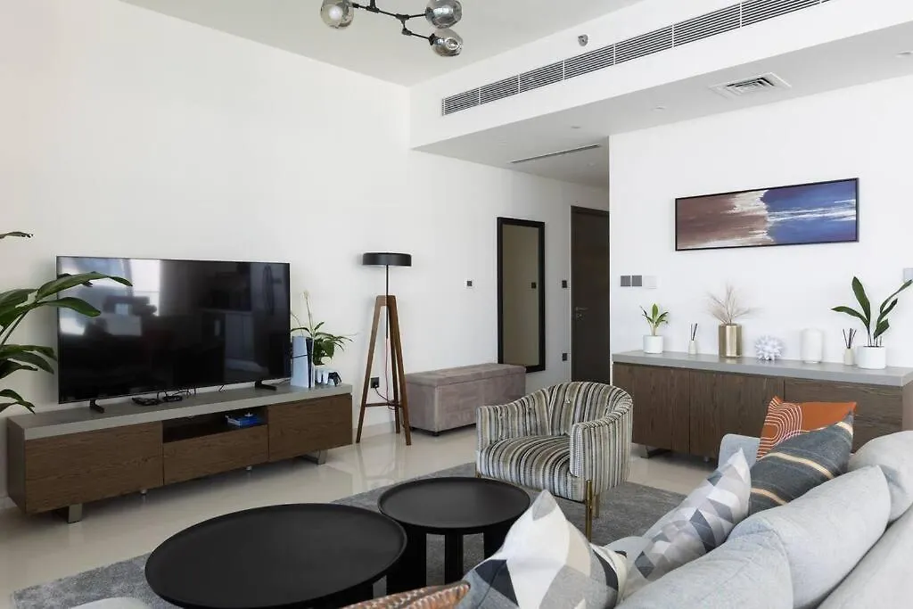 New 3Bdr Apartment In Sunrise Bay With Own Beach Dubai