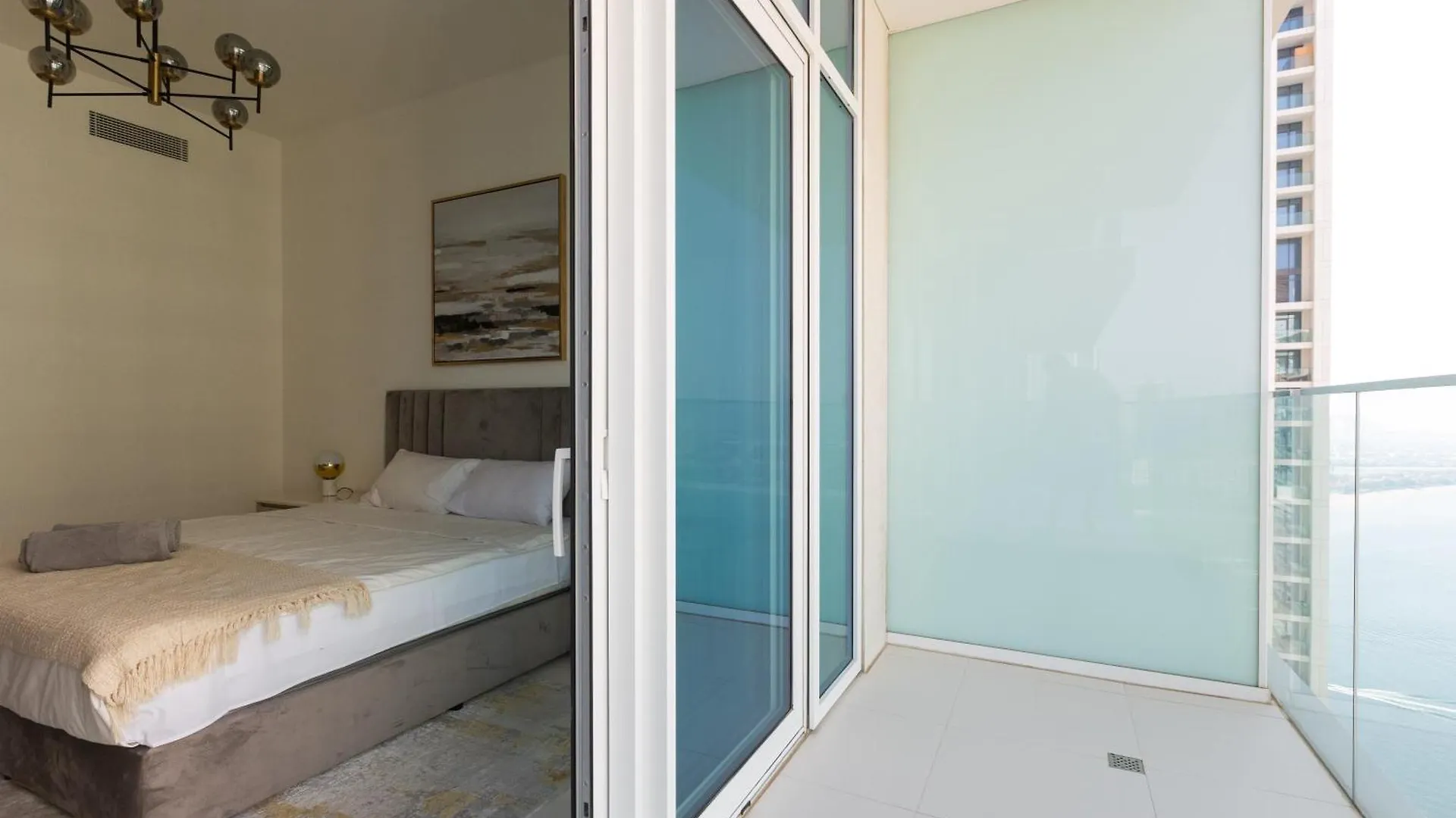 New 3Bdr Apartment In Sunrise Bay With Own Beach Dubai
