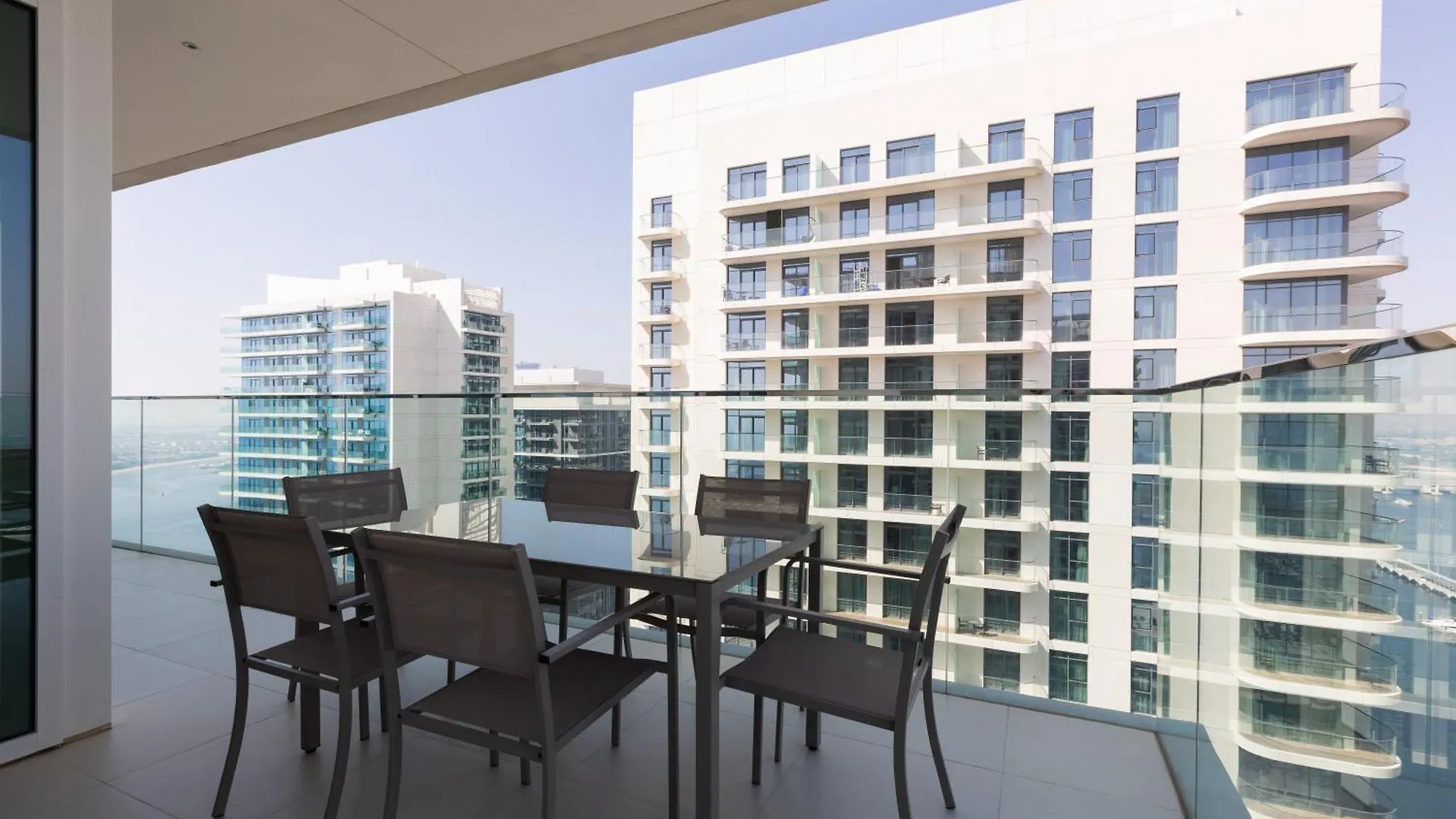 New 3Bdr Apartment In Sunrise Bay With Own Beach Dubai